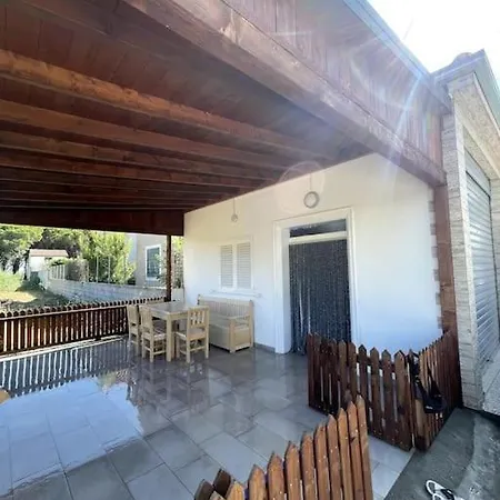 Holiday home Cozy 5-bed With Balcony *